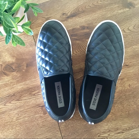 Steve Madden Shoes - Steve Madden Endell quilted slip on